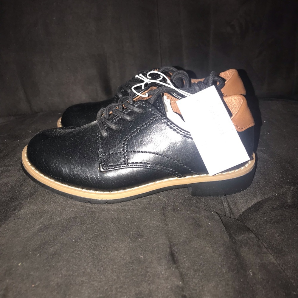 Boys shoes